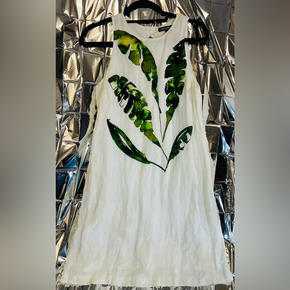 Tommy Bahama Dresses & Skirts - Tommy Bahama White Top with Green Leaf Design
